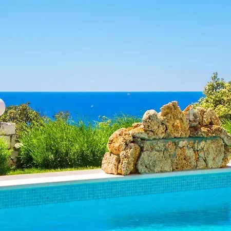 Ciara Villa Sevid